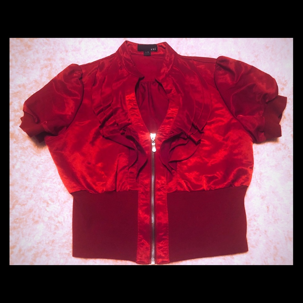 Red got zip up top.